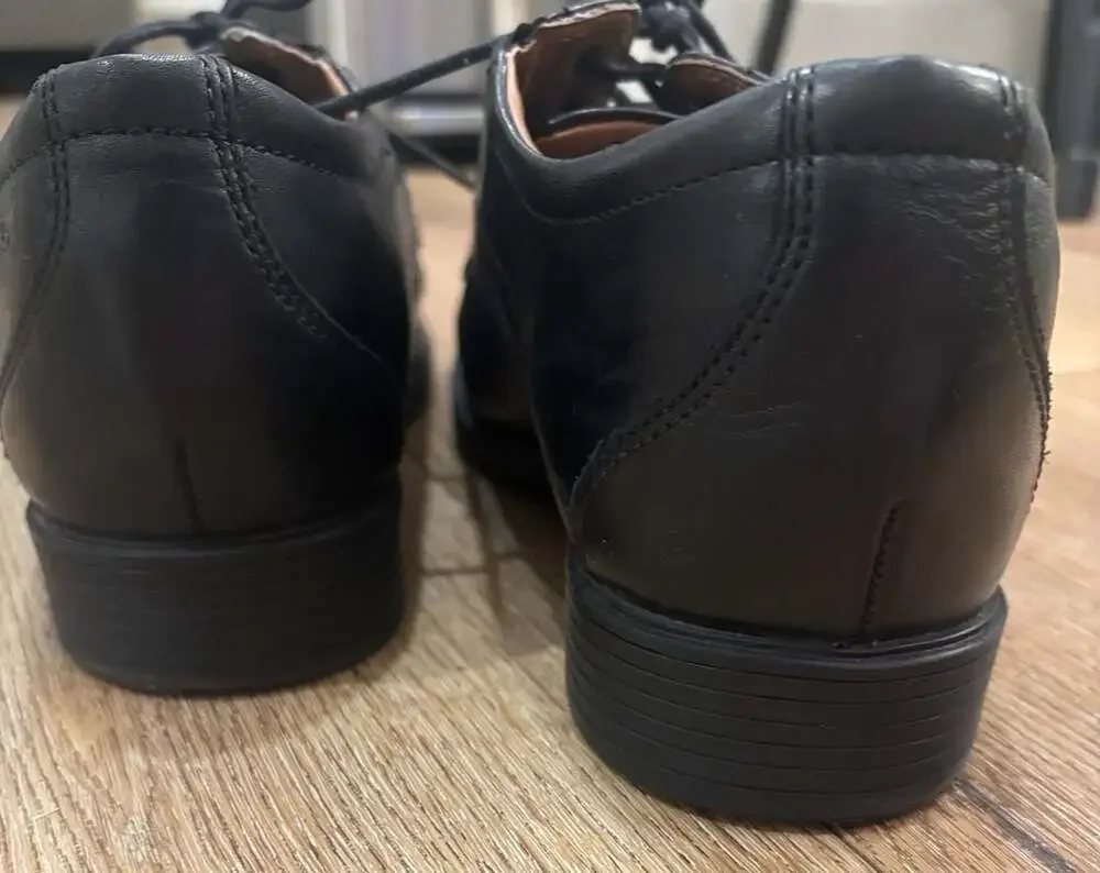 Clarks Collection Extreme Comfort Men’s Black Leather Cap Toe Oxford Dress Shoes